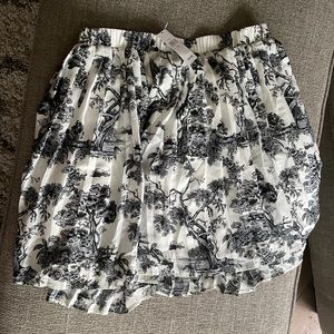 Women’s never worn skirt